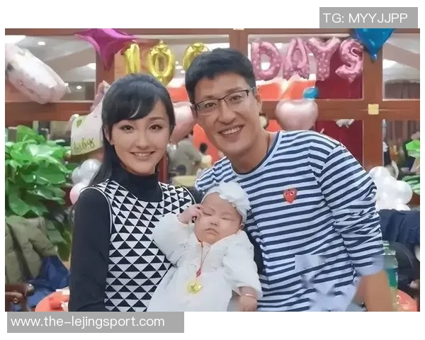 幸福满溢库嫂分享全家福六口之家甜蜜瞬间尽显温馨