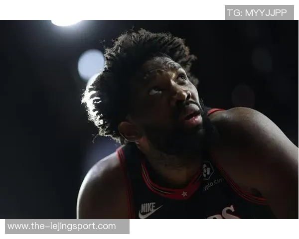 恩比德半场表现不佳8投4中仅得13分失误频繁正负值惨淡12